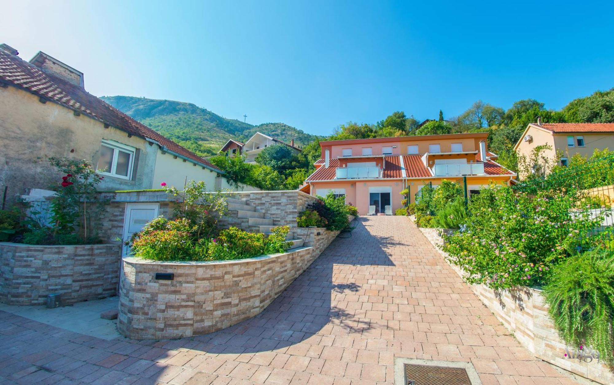 Apartments Enigma - With Private Parking Mostar Eksteriør bilde